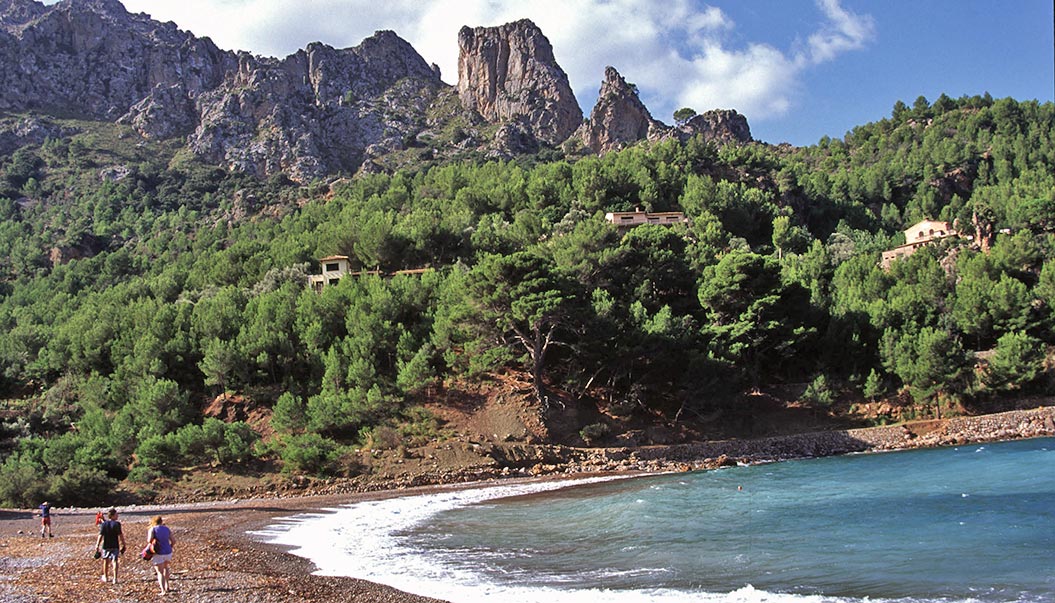 Hiking on the beach in Majorca - Sherpa Walking Holidays