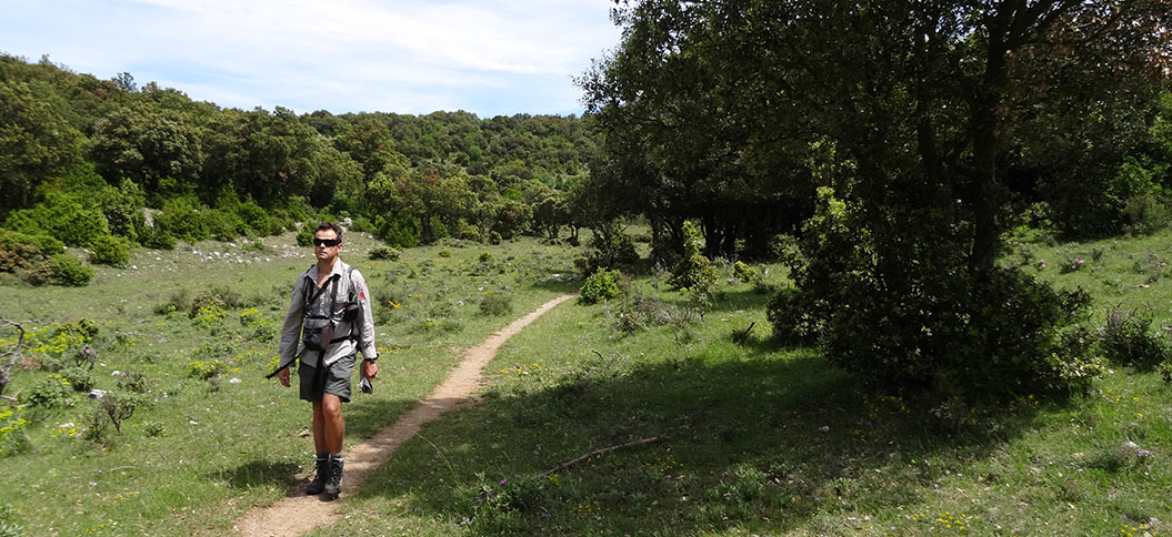 lightweight binoculars are easy to carry - Sherpa Expeditions
