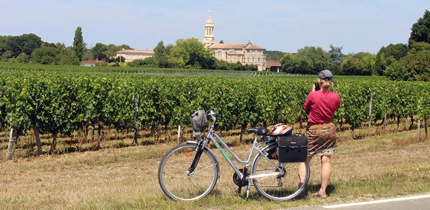 Wine, Castles, Vineyards in Bordeaux - Sherpa Expeditions walking holidays