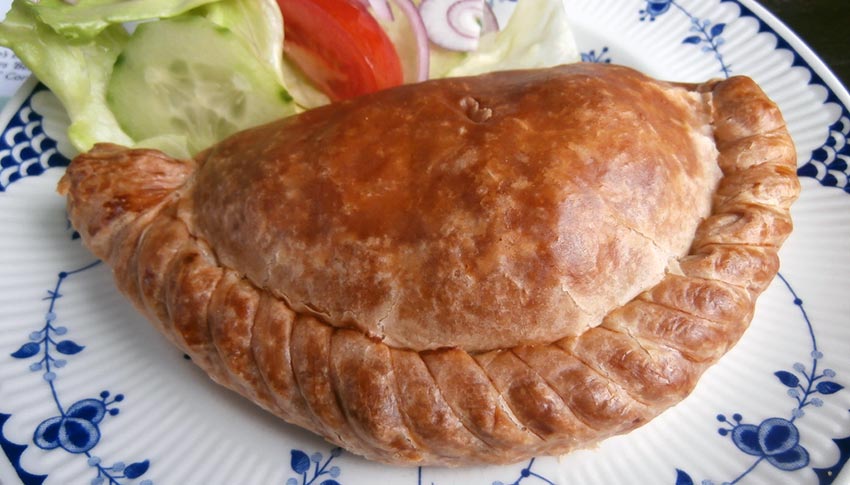Tips to eat in Cornwall: Cornish Pasty - Sherpa walking holidays