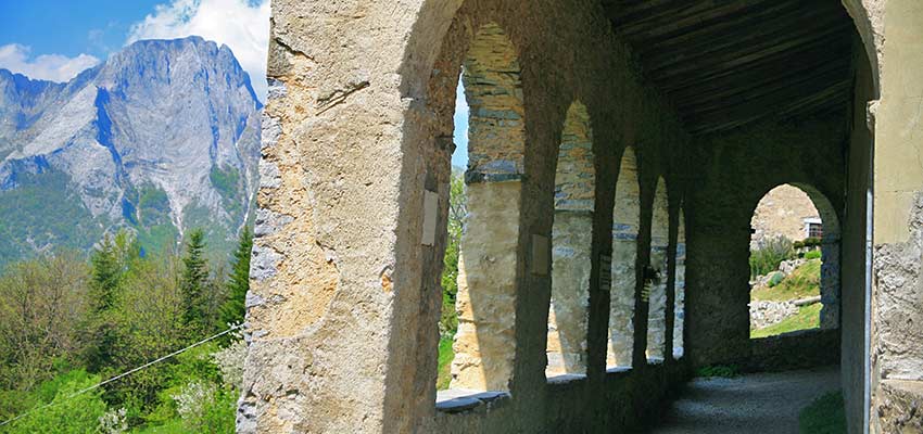 Fantastic hiking in the Apuan Alps - Sherpa Expeditions