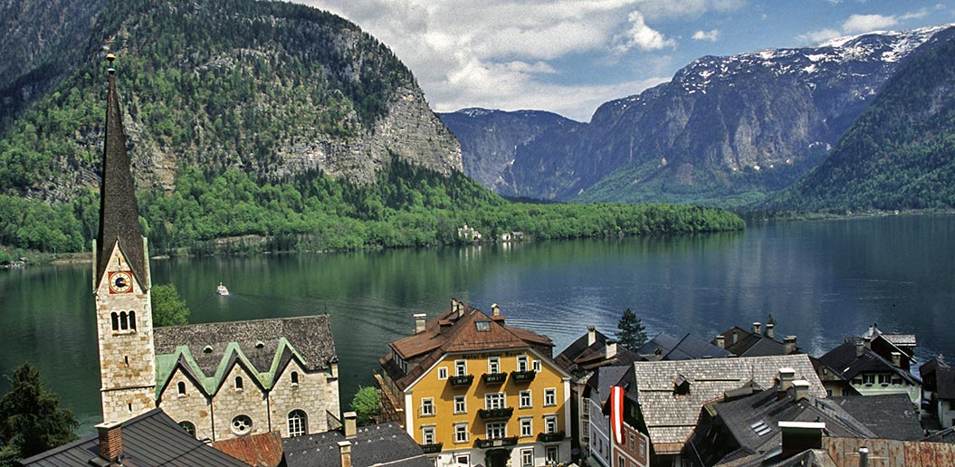 centre-based-walking-holidays-europe-austrian-lake-district