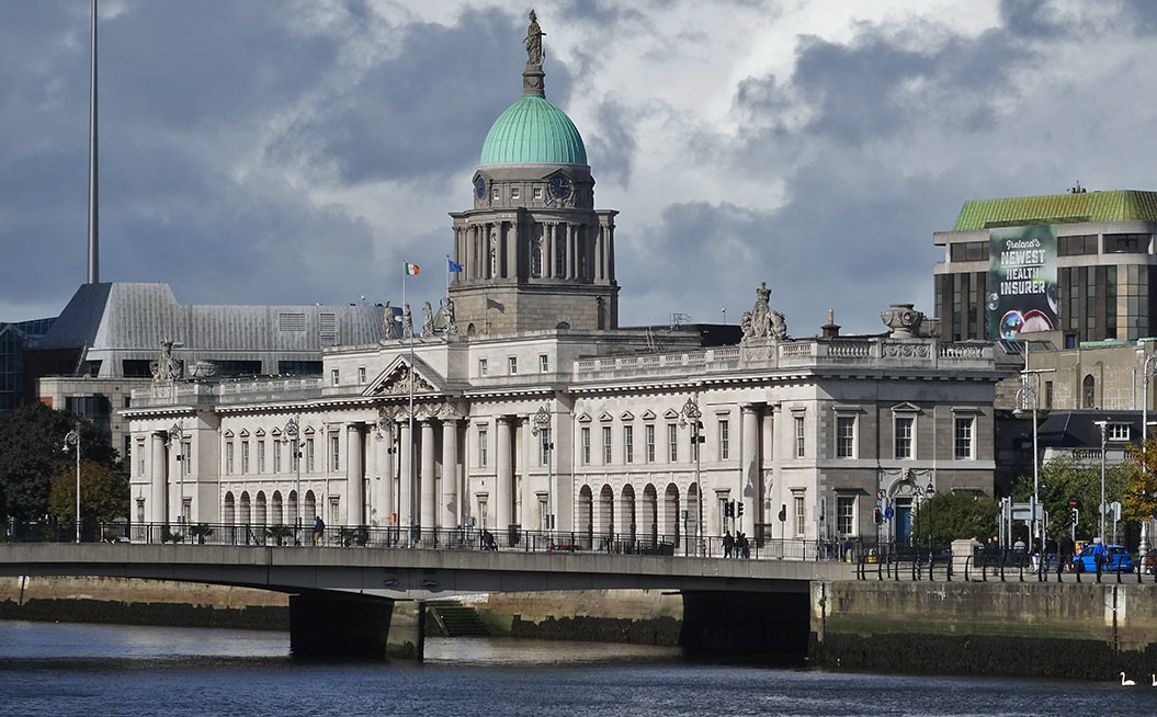 Sherpa Expeditions Dublin Walking Tour: The Custom House