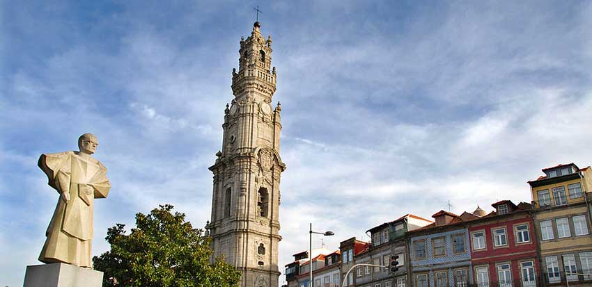 things to do in porto - iglesia torre dos clerigos