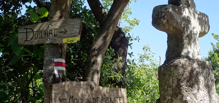Waymarks on Cathar Castles tour in France - Sherpa Expeditions