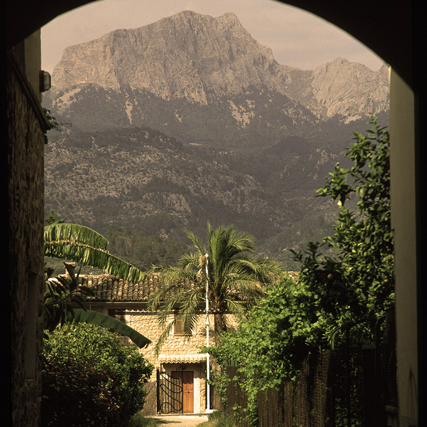 A fantastic peek of a peak on the Puig Roig Trail in Mallorca