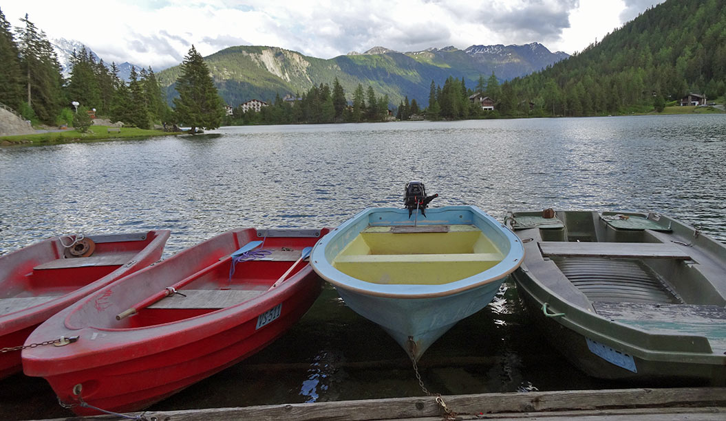 mont-blanc-images_lake-boats_sherpa-expeditions
