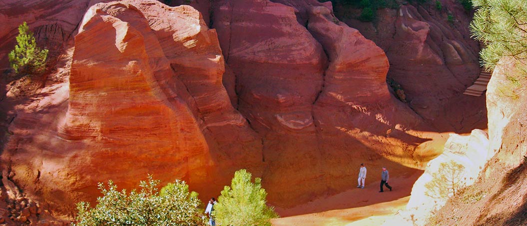Explore the Colorado of France in Provence - Sherpa Expeditions